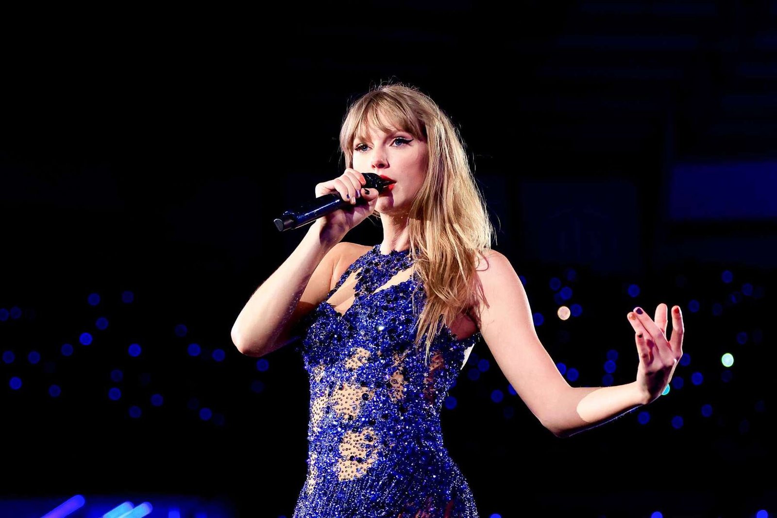 Tylor Swift Turns To Forbes billionaire